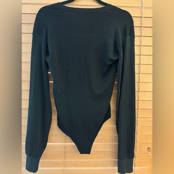 Zara: v-neck, long sleeve bodysuit, size small - Picture 2 of 5